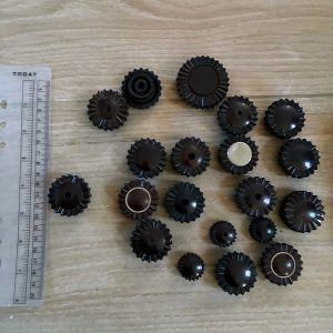 Assortiment de boutons marron (3)